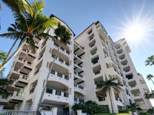 2-bedroom condo for sale in Miami Beach - 5235 Fisher Island Dr 5235 - MondialRealty
