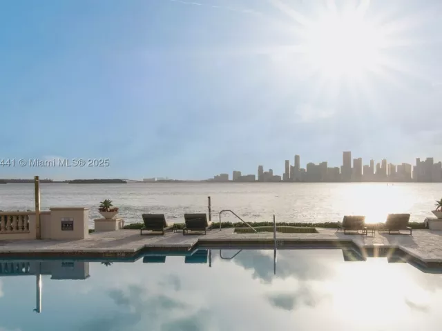 2-bedroom condo for sale in Miami Beach - 5235 Fisher Island Dr 5235 - MondialRealty