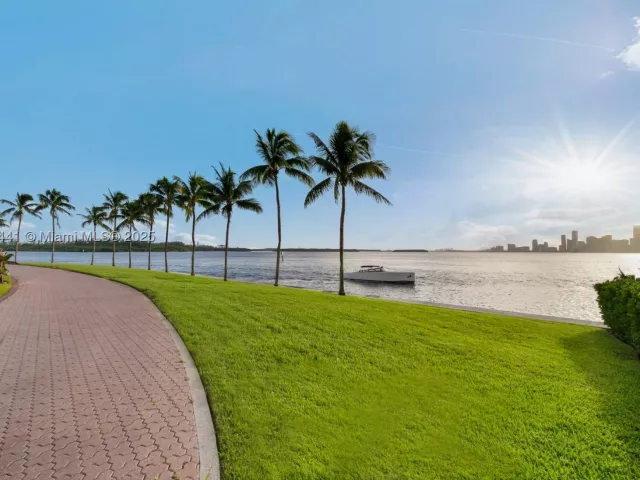 2-bedroom condo for sale in Miami Beach - 5235 Fisher Island Dr 5235 - MondialRealty