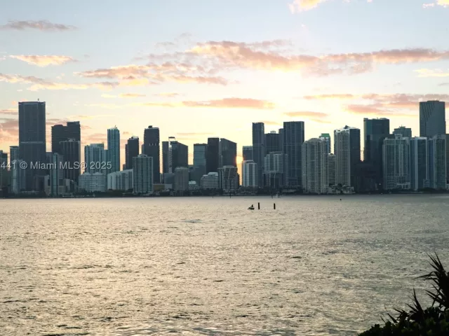2-bedroom condo for sale in Miami Beach - 5235 Fisher Island Dr 5235 - MondialRealty