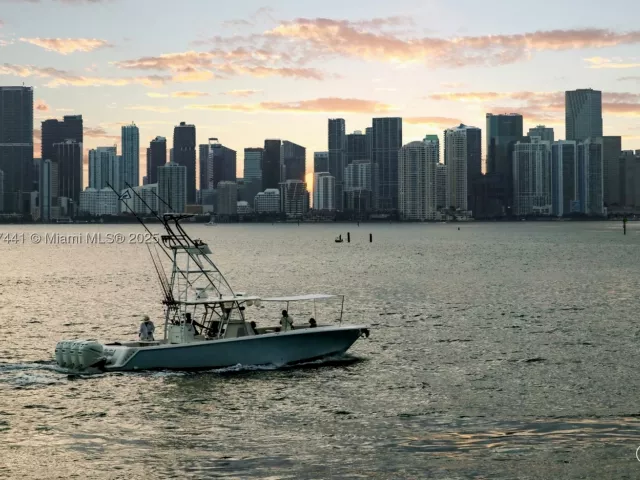 2-bedroom condo for sale in Miami Beach - 5235 Fisher Island Dr 5235 - MondialRealty