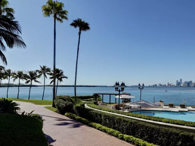 2-bedroom condo for sale in Miami Beach - 5235 Fisher Island Dr 5235 - MondialRealty