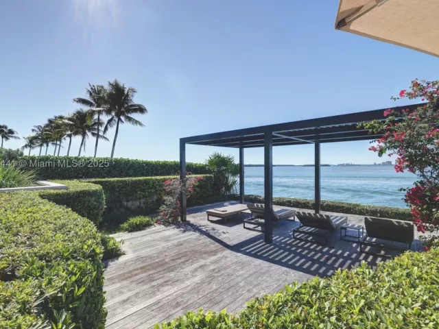 2-bedroom condo for sale in Miami Beach - 5235 Fisher Island Dr 5235 - MondialRealty