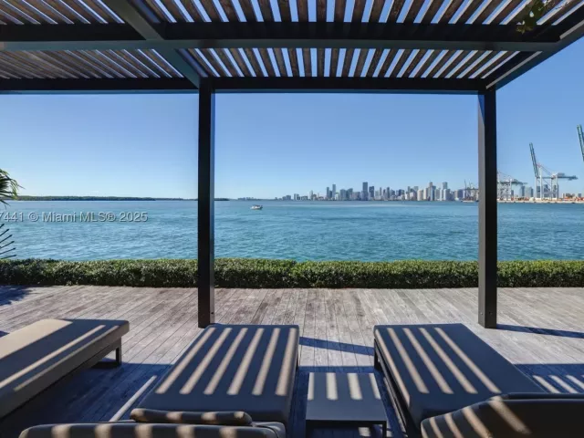 2-bedroom condo for sale in Miami Beach - 5235 Fisher Island Dr 5235 - MondialRealty