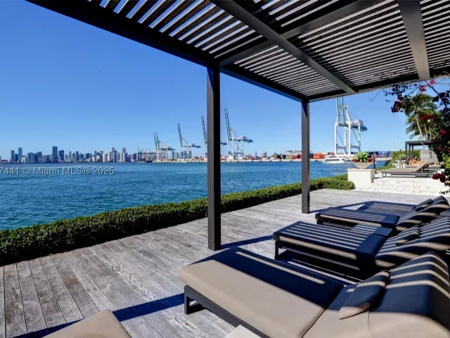 2-bedroom condo for sale in Miami Beach - 5235 Fisher Island Dr 5235 - MondialRealty