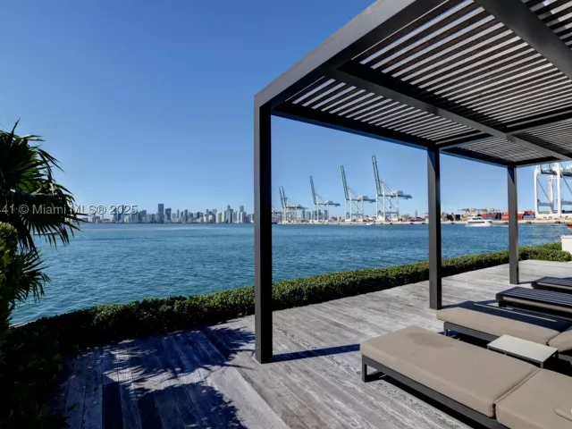 2-bedroom condo for sale in Miami Beach - 5235 Fisher Island Dr 5235 - MondialRealty
