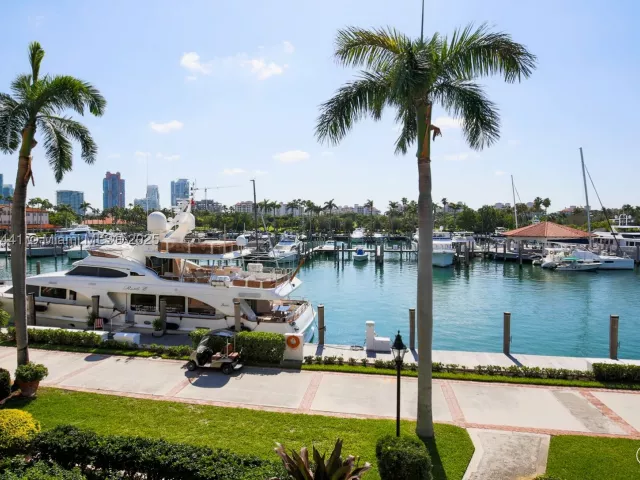 2-bedroom condo for sale in Miami Beach - 5235 Fisher Island Dr 5235 - MondialRealty