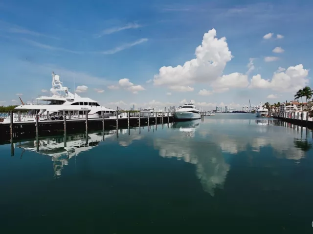 2-bedroom condo for sale in Miami Beach - 5235 Fisher Island Dr 5235 - MondialRealty