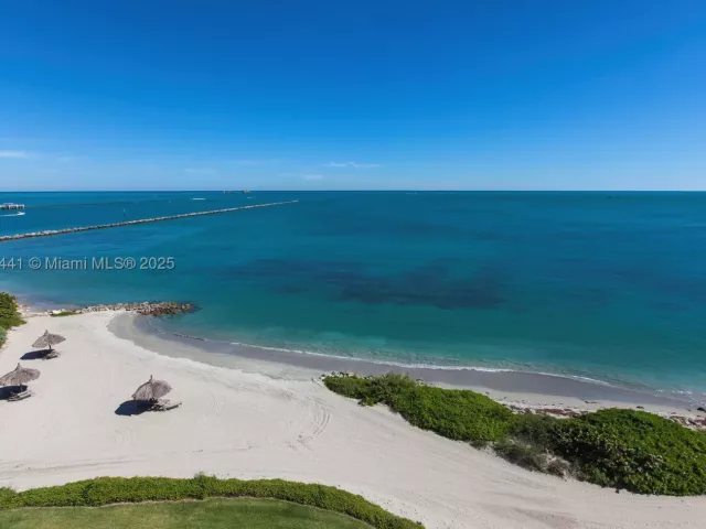 2-bedroom condo for sale in Miami Beach - 5235 Fisher Island Dr 5235 - MondialRealty