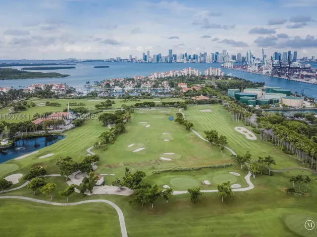 2-bedroom condo for sale in Miami Beach - 5235 Fisher Island Dr 5235 - MondialRealty
