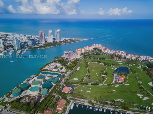 2-bedroom condo for sale in Miami Beach - 5235 Fisher Island Dr 5235 - MondialRealty