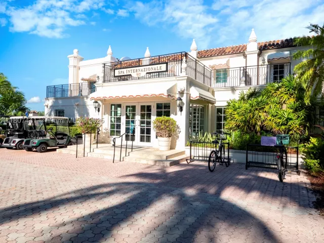 2-bedroom condo for sale in Miami Beach - 5235 Fisher Island Dr 5235 - MondialRealty