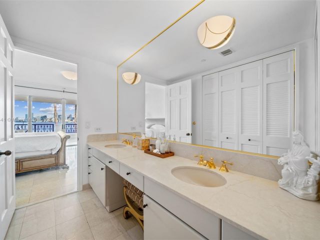 Apartment for sale  Unit #5235 - photo 6060818