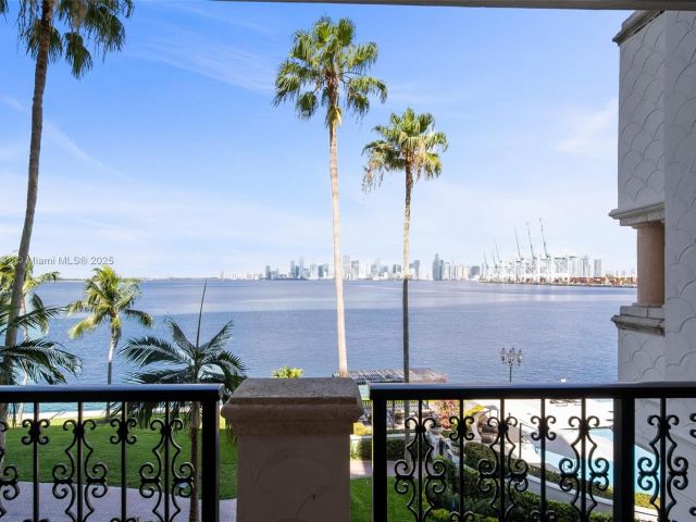 Apartment for sale  Unit #5235 - photo 6060820