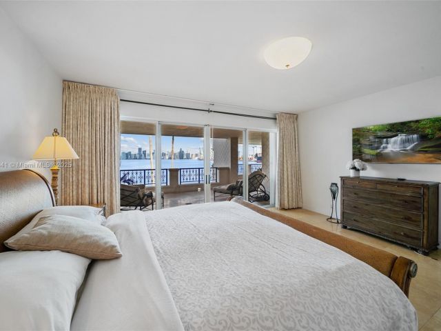 Apartment for sale  Unit #5235 - photo 6060825