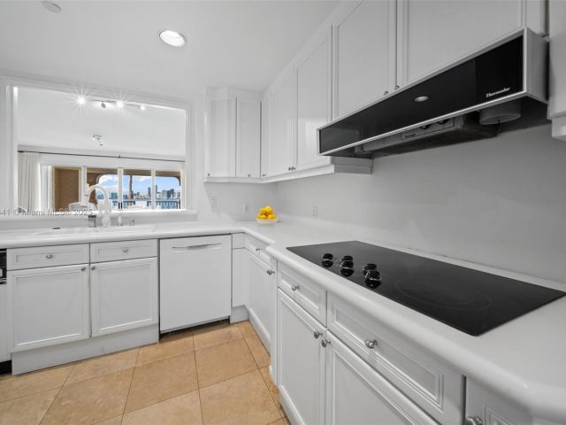 Apartment for sale  Unit #5235 - photo 6060830