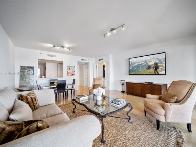 Apartment for sale  Unit #5235 - photo 6060833