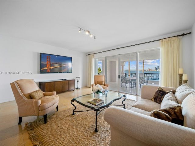 Apartment for sale  Unit #5235 - photo 6060834