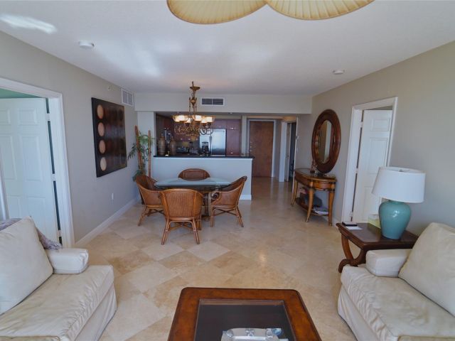 Apartment for rent  Unit #1606 - photo 6063379