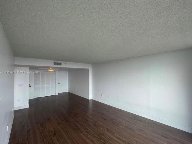 Apartment for sale  Unit #1206 - photo 6061142