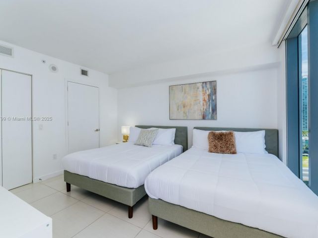 Apartment for sale  Unit #2408 - photo 6061414