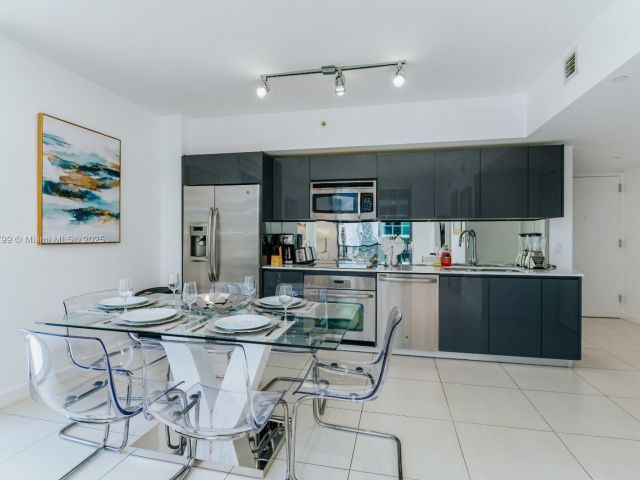 Apartment for sale  Unit #2408 - photo 6061416