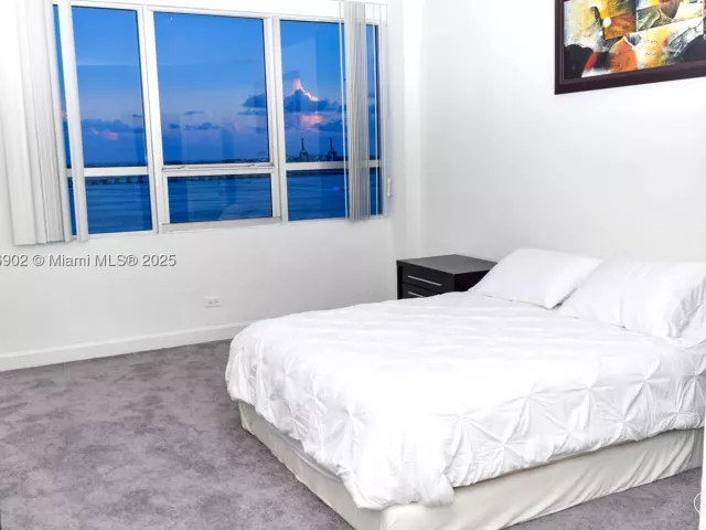 1-bedroom condo for sale in Miami Beach - 1500 Bay Rd 1532S - MondialRealty