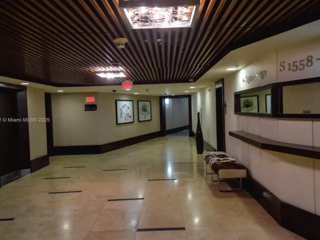 1-bedroom condo for sale in Miami Beach - 1500 Bay Rd 1532S - MondialRealty