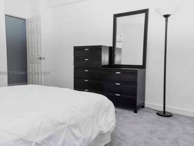1-bedroom condo for sale in Miami Beach - 1500 Bay Rd 1532S - MondialRealty
