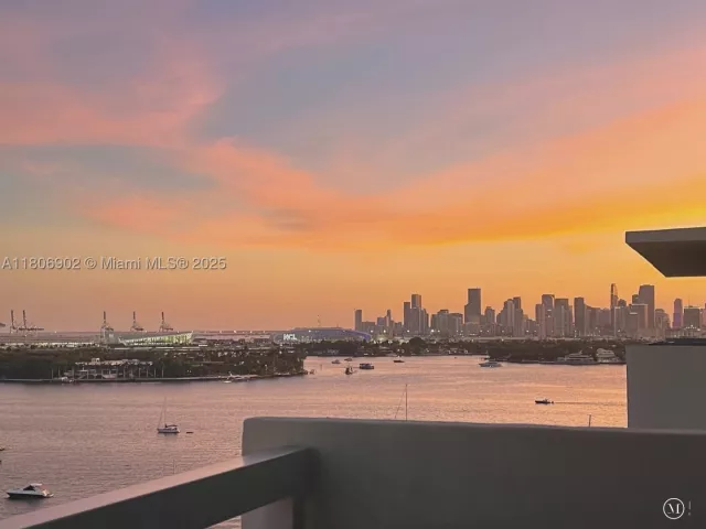 1-bedroom condo for sale in Miami Beach - 1500 Bay Rd 1532S - MondialRealty