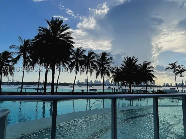 1-bedroom condo for sale in Miami Beach - 1500 Bay Rd 1532S - MondialRealty