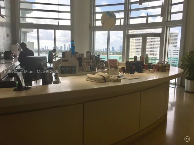 1-bedroom condo for sale in Miami Beach - 1500 Bay Rd 1532S - MondialRealty