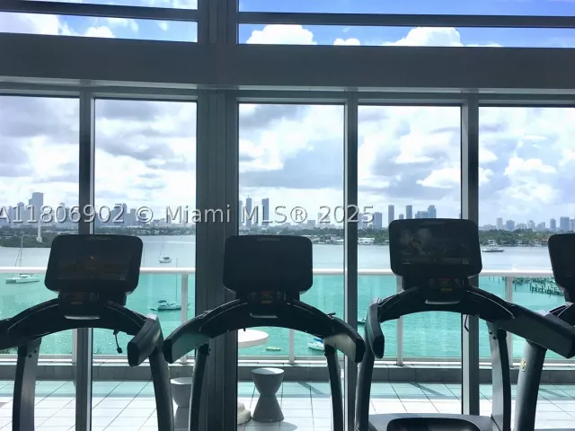 1-bedroom condo for sale in Miami Beach - 1500 Bay Rd 1532S - MondialRealty