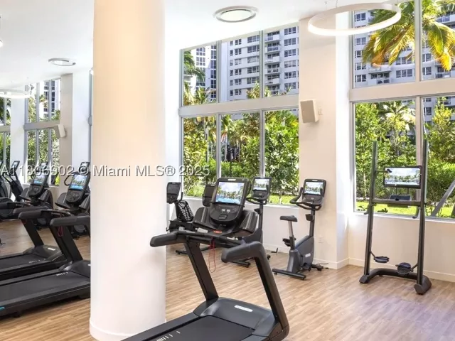 1-bedroom condo for sale in Miami Beach - 1500 Bay Rd 1532S - MondialRealty