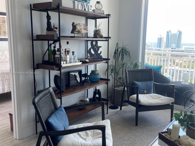 Apartment for rent  Unit #2305E - photo 6061328