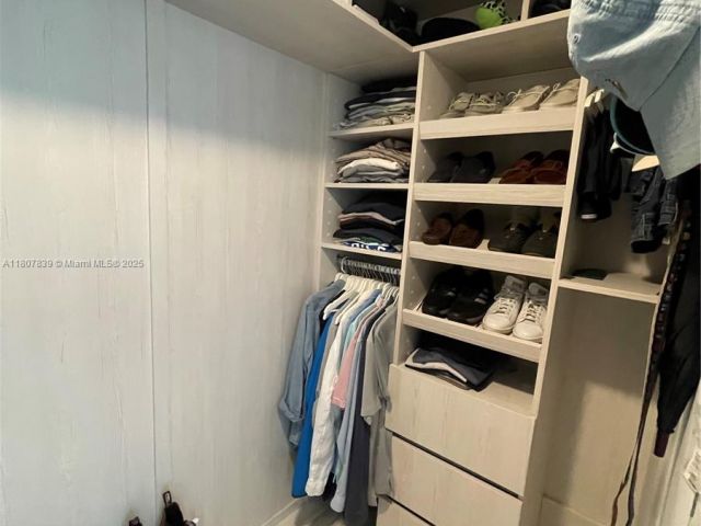 Apartment for rent  Unit #2305E - photo 6061330