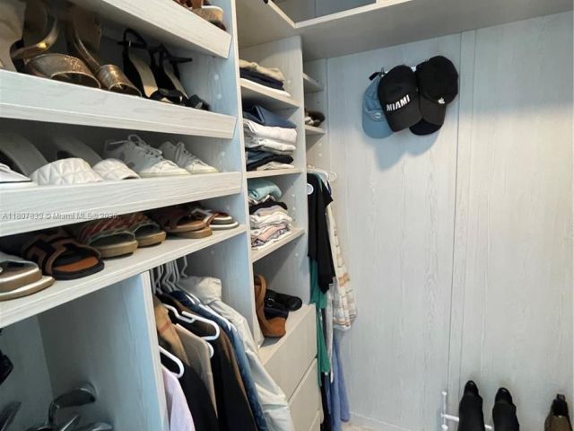 Apartment for rent  Unit #2305E - photo 6061331