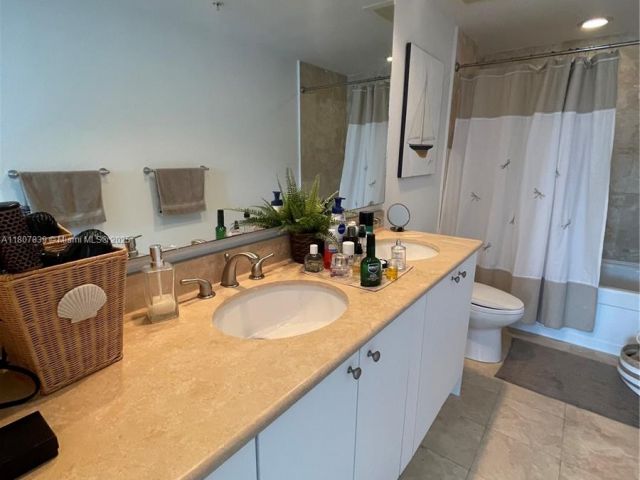 Apartment for rent  Unit #2305E - photo 6061333