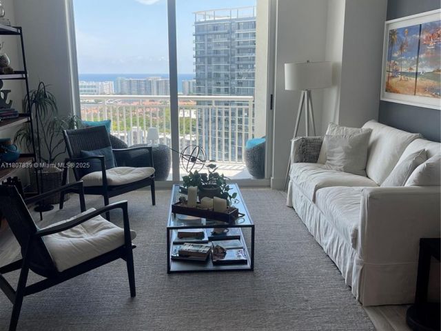 Apartment for rent  Unit #2305E - photo 6061344