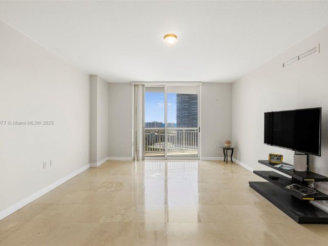 Apartment for sale  Unit #1604E - photo 6065427