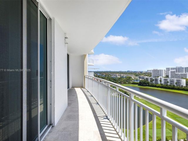 Apartment for sale  Unit #1604E - photo 6065439