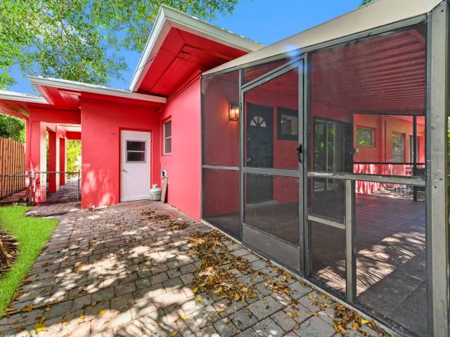 Home for rent at 713 NE 17th Terrace - photo 6359927