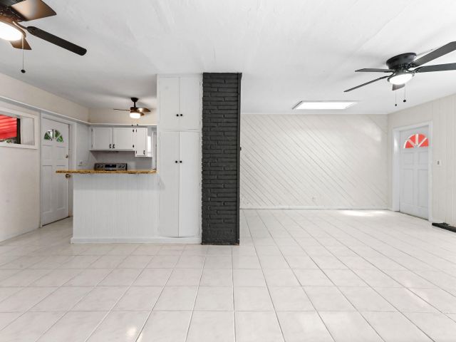 Home for rent at 713 NE 17th Terrace - photo 6359938