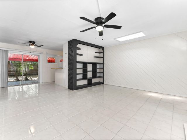 Home for rent at 713 NE 17th Terrace - photo 6359940