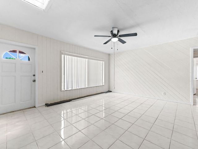 Home for rent at 713 NE 17th Terrace - photo 6359941