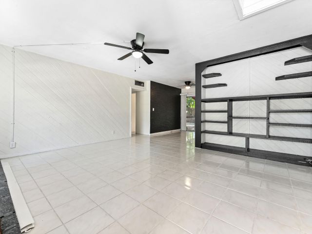 Home for rent at 713 NE 17th Terrace - photo 6359942