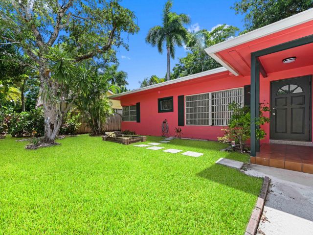 Home for rent at 713 NE 17th Terrace - photo 6359946