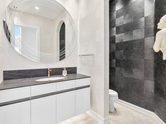 Home for sale at 713 SE 10th Street - photo 6062975