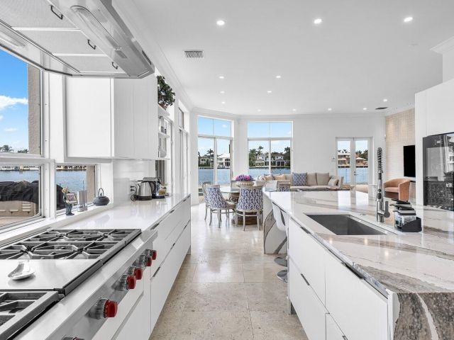 Home for sale at 713 SE 10th Street - photo 6062983