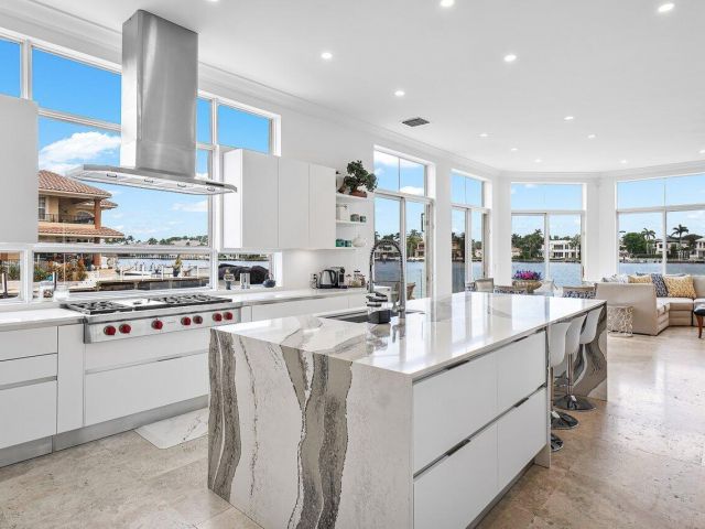 Home for sale at 713 SE 10th Street - photo 6062984